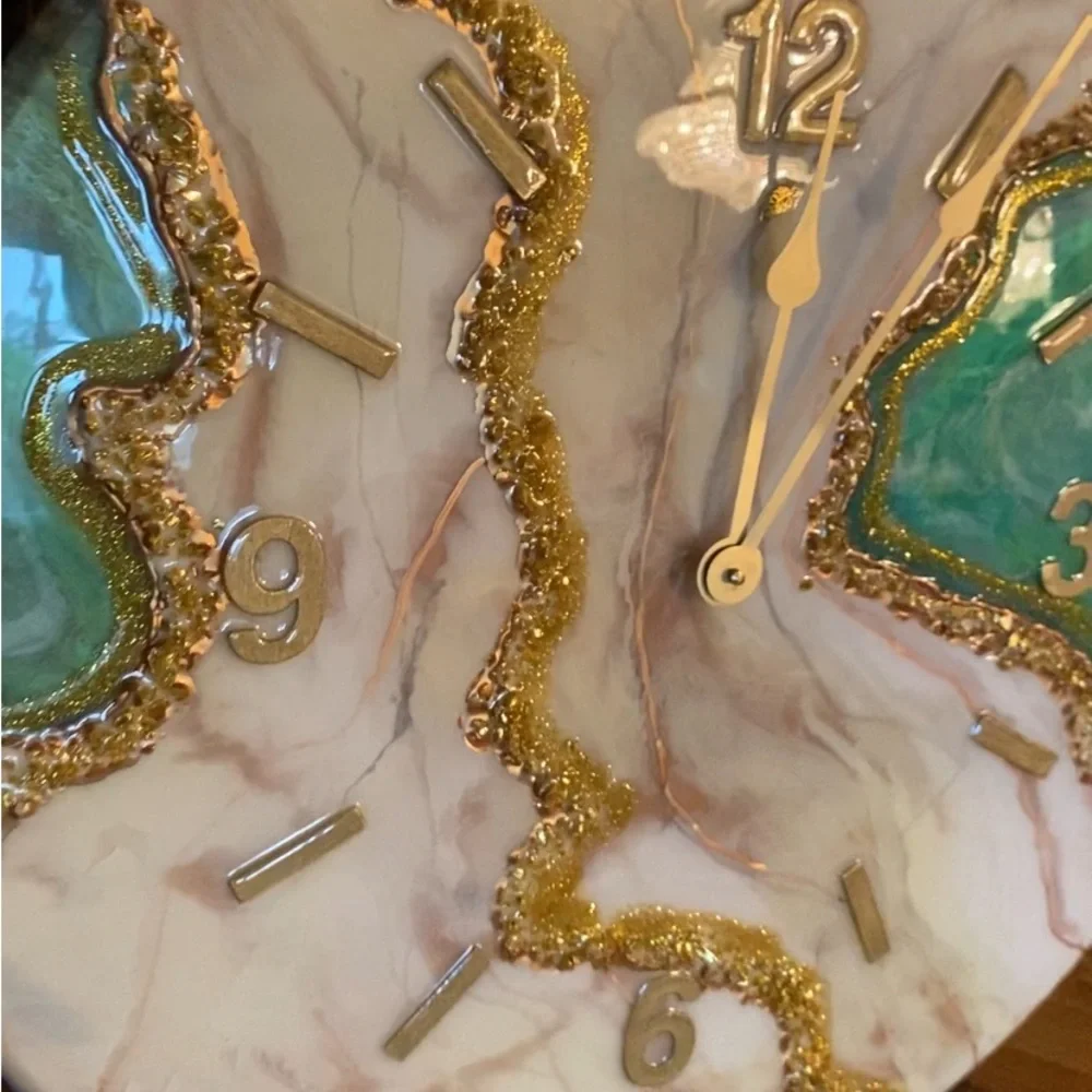 Elegant Marble and Gold Wall Clock - Green and Gold -brand new